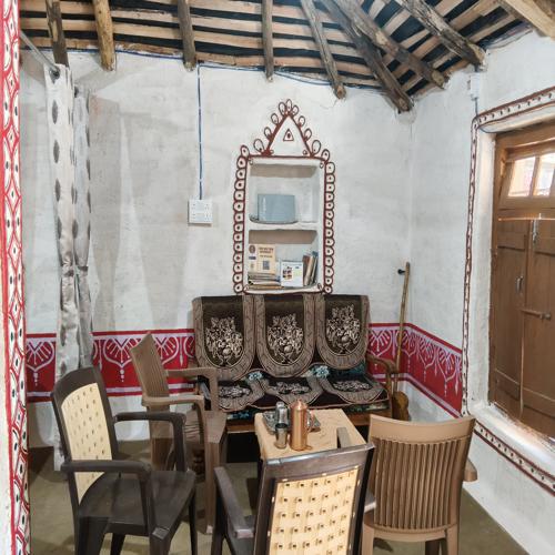 Radha Rani Hillview Homestay, Padariya Thoban